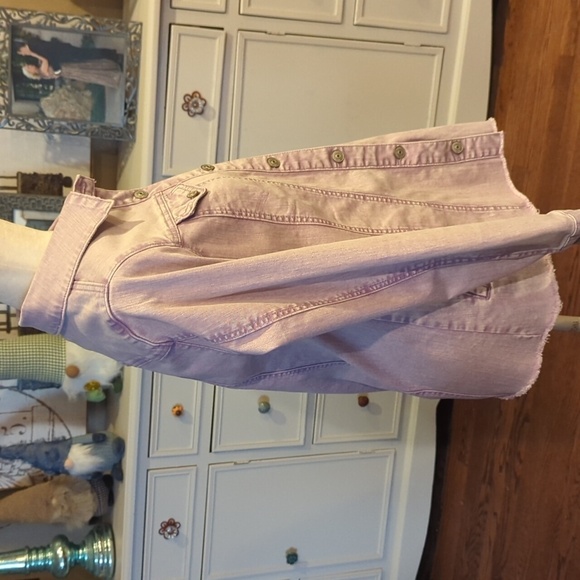 LOGO Lavender Denim Jacket  Relaxed Fit and Contrast Stitching Frayed Hem Sz 4 - Picture 4 of 9